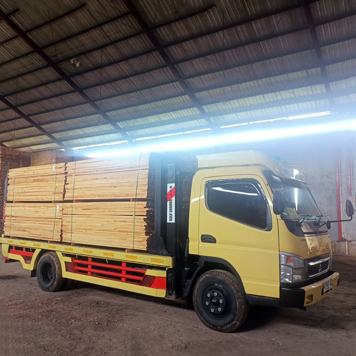 Mitsubishi Canter - Pengiriman Jarak Menengah